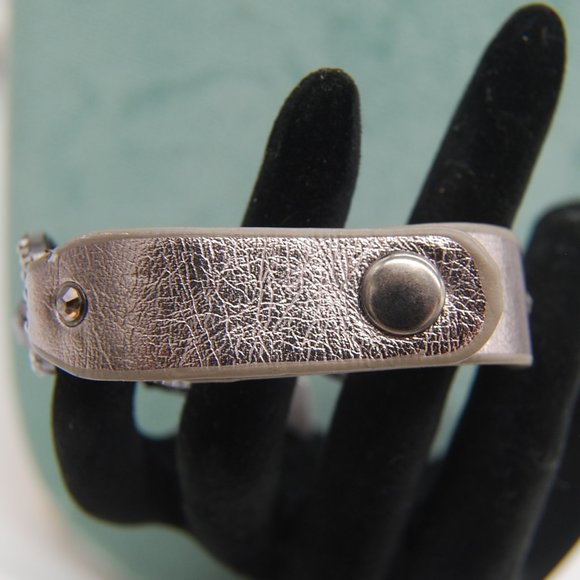 NWOT Bracelet and Earrings Set, Beautiful Pair - Picture 10 of 11